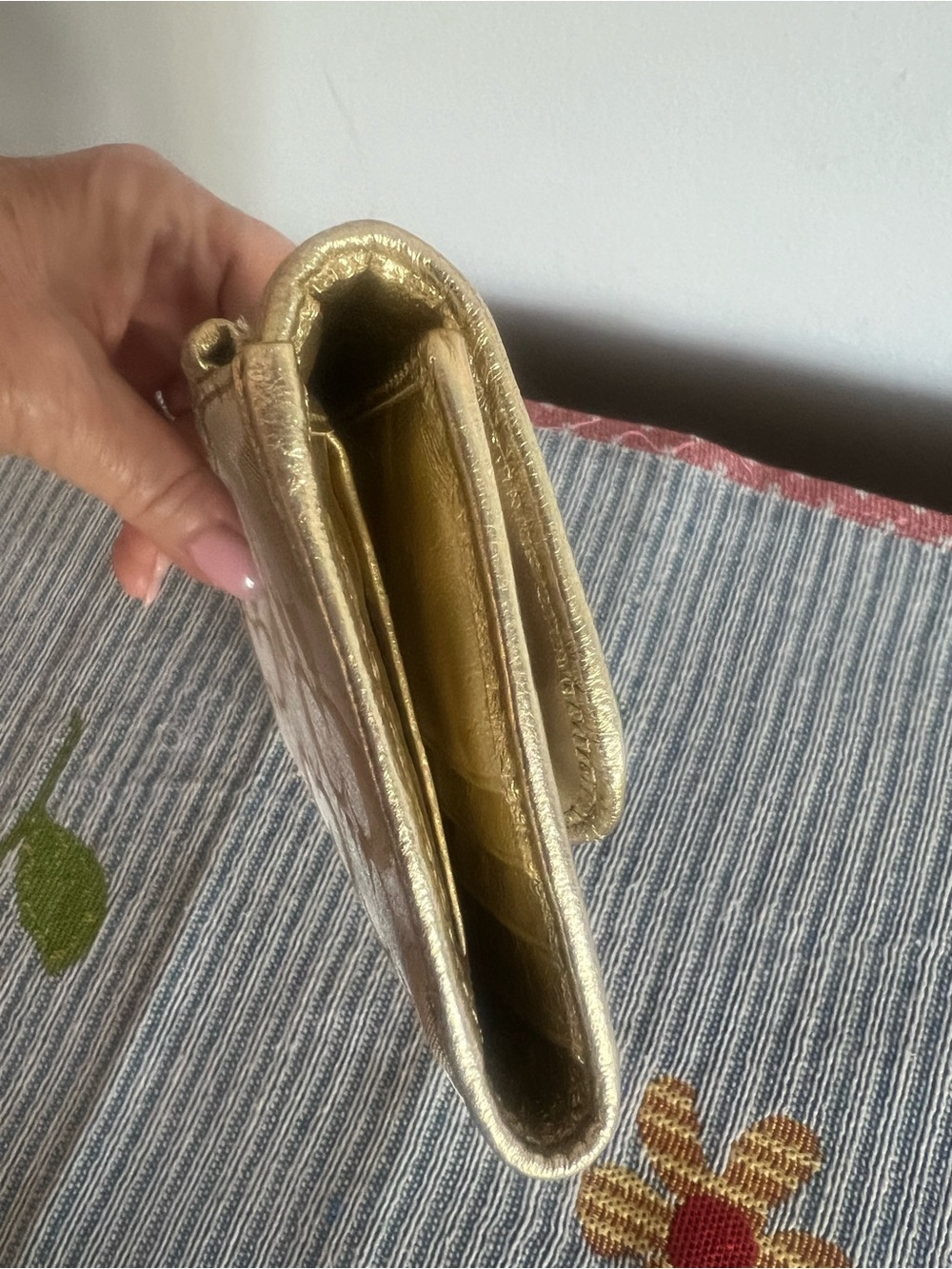 Coach Beige Signature Wallet with Gold Trim - Picture 4 of 6